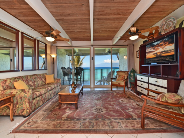 Luxury Oceanfront Condo in West Maui - Stunning Views & Amenities